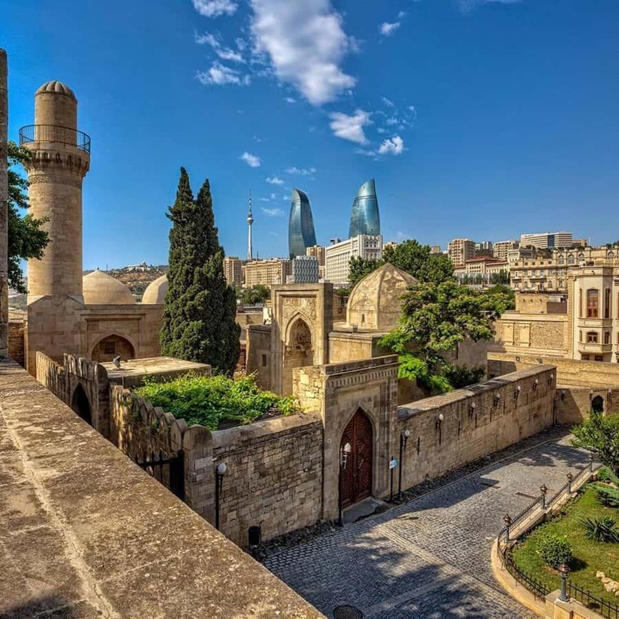 Bakü İçerişehirden Hazar Kıyısına Tarih Ateş ve Modern Mimari