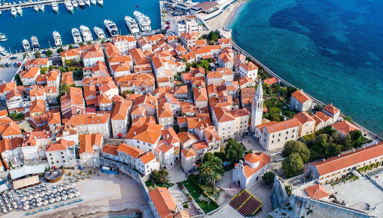 Budva'nın Adriyatik Kıyılarında Tarih, Deniz ve Eğlencenin Buluştuğu Rota