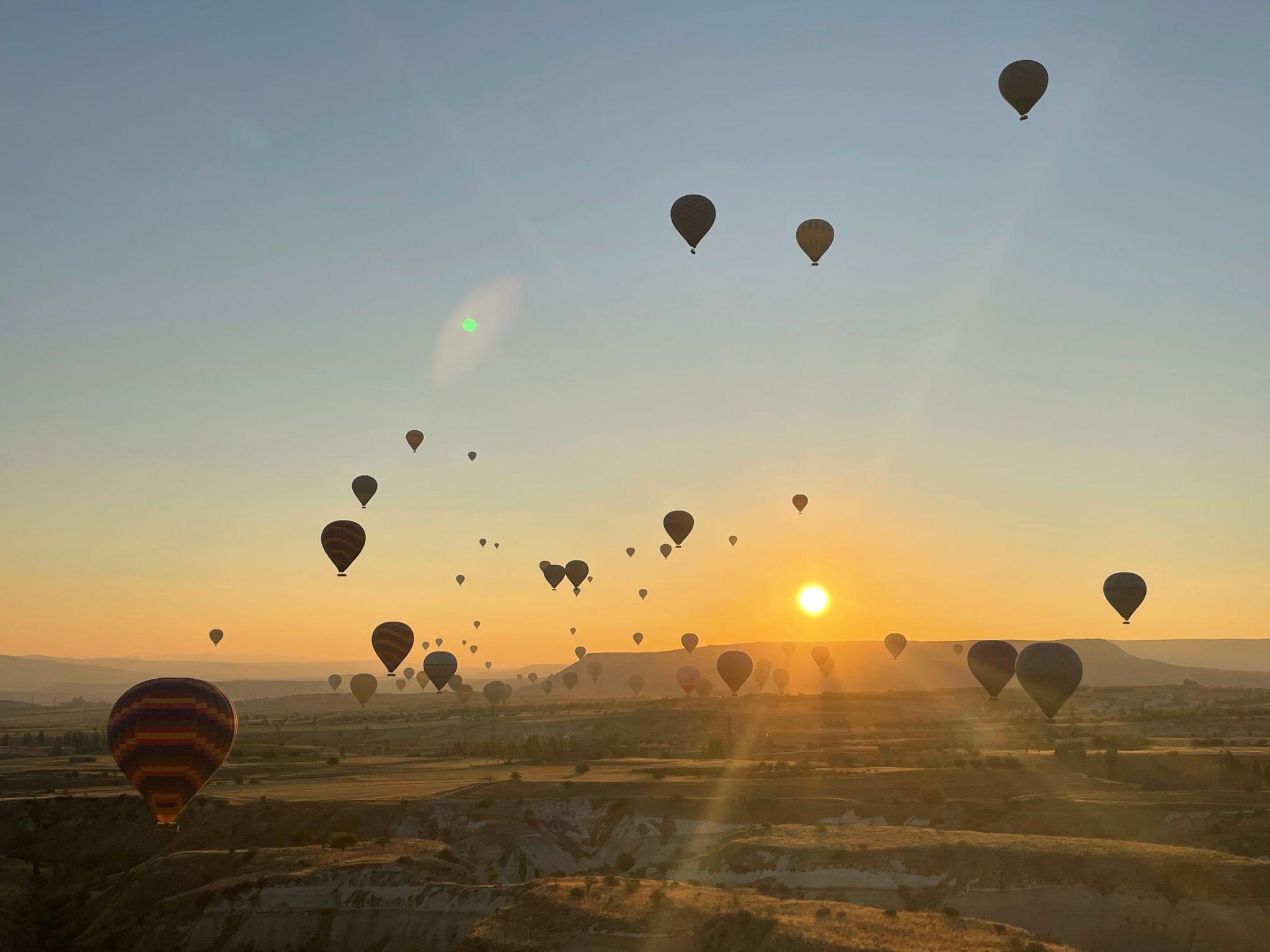 Kapadokya’nın Peri Bacaları ve Eşsiz Vadileri