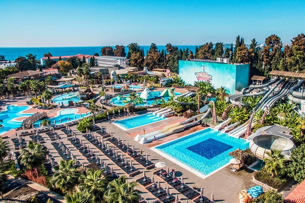 Kuşadası Otelleri Rehberi: Aileler ve Tatil Severler İçin Öne Çıkan Tesisler