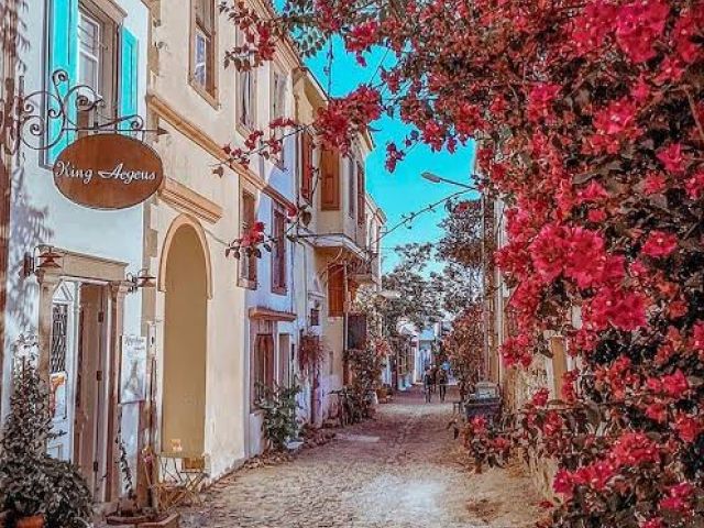 İkonik Kaz Dağları – Cunda Adası – Şeytan Sofrası Turu Günübirlik İzmir Çıkışlı