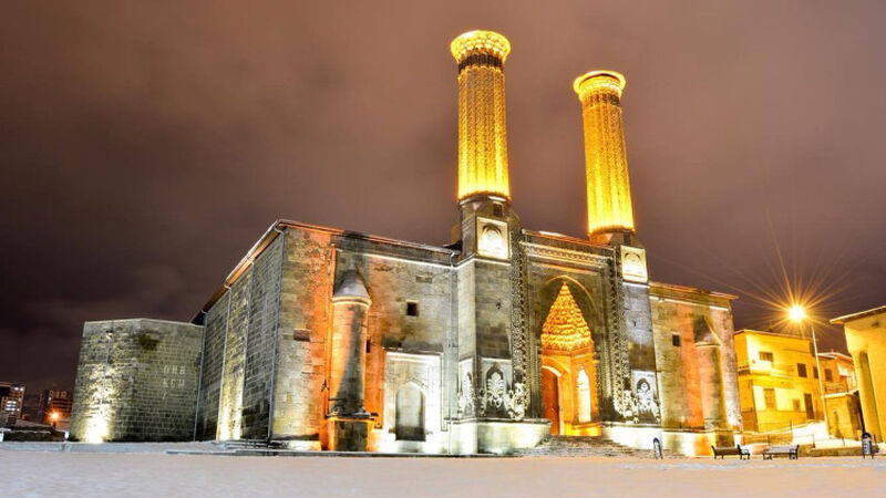 Ankara Çıkışlı Turistik Doğu Ekspresi Turu ( Trenle Gidiş – Uçakla Dönüş )