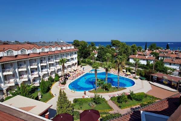 Larissa Sultans Beach