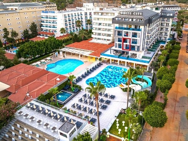 White City Beach Hotel (+16)