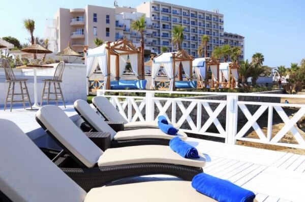 Design Plus Seya Beach Hotel