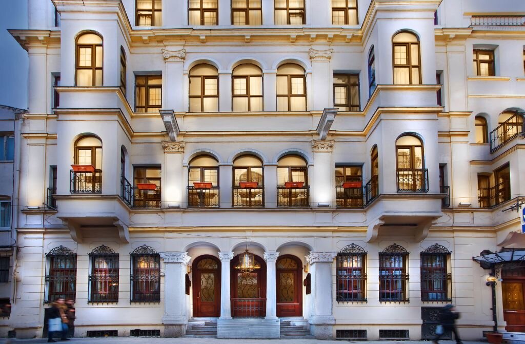 Amber Hotel