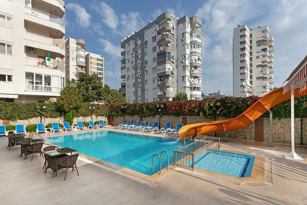 Lara Dinç Hotel