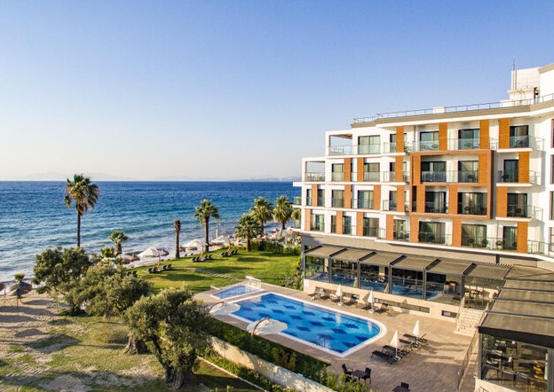 Maia Luxury Beach Hotel & Spa