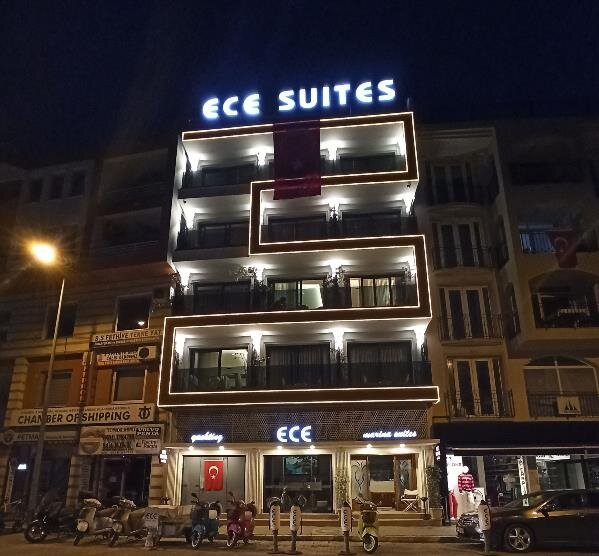 Ece Marina Suit