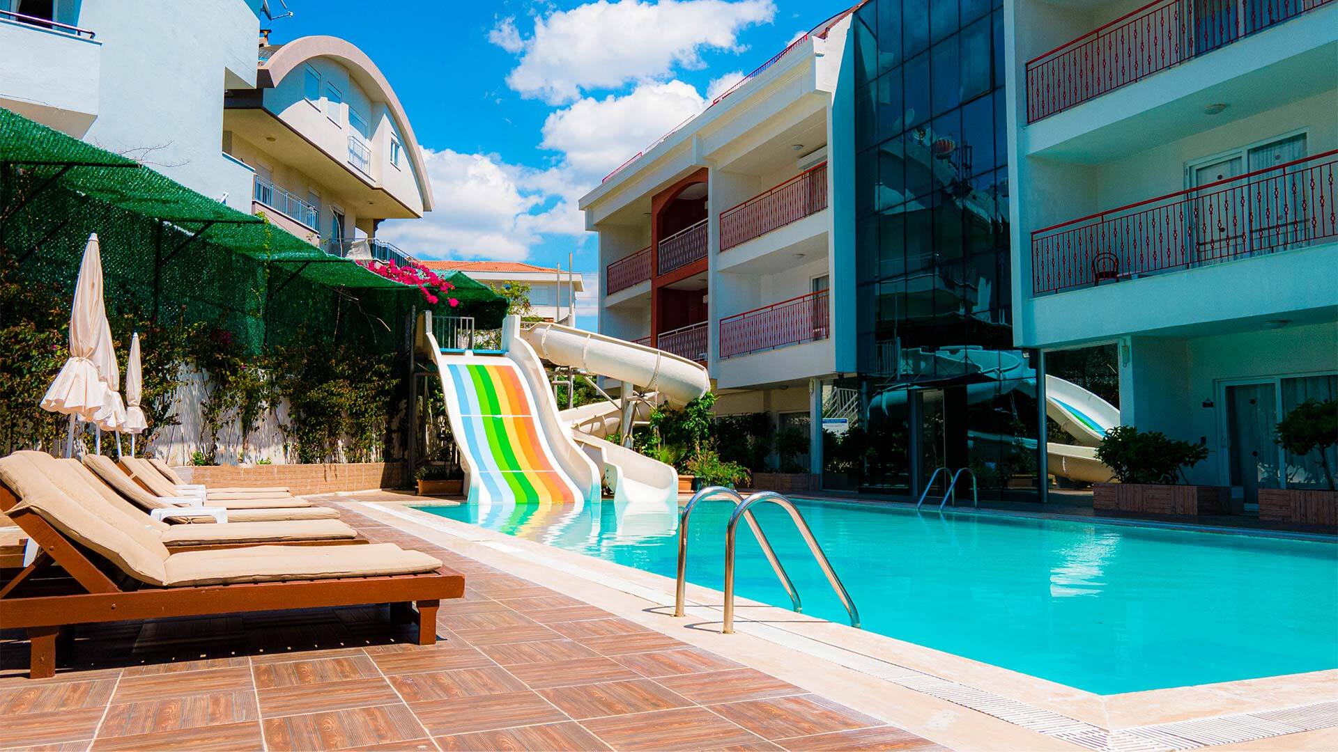 Side Legend Hotel