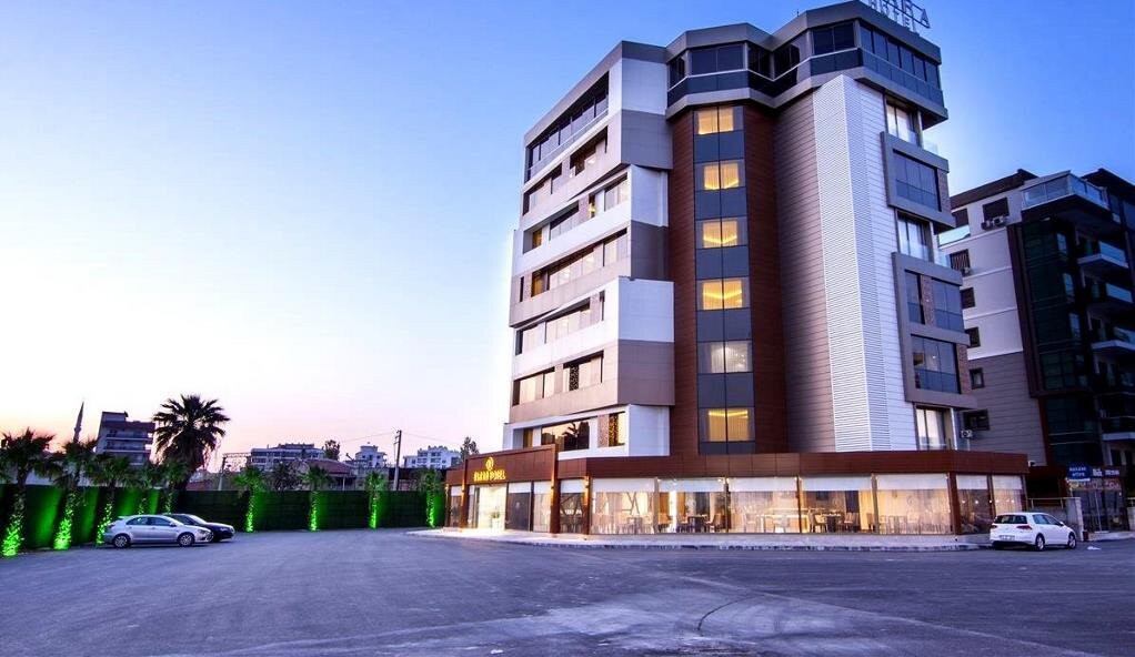 Majura Hotel