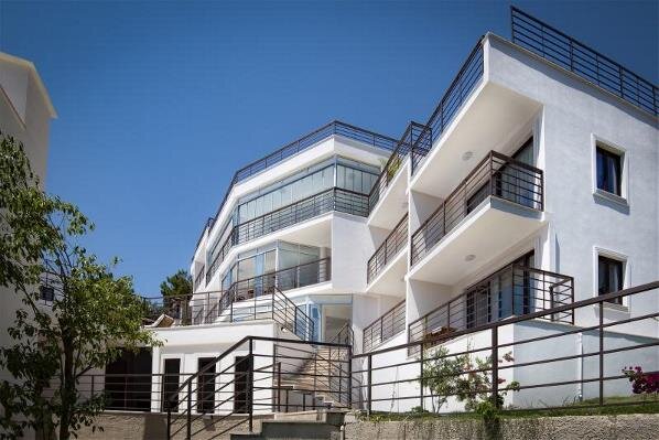 Highclere Hotel & Spa +14