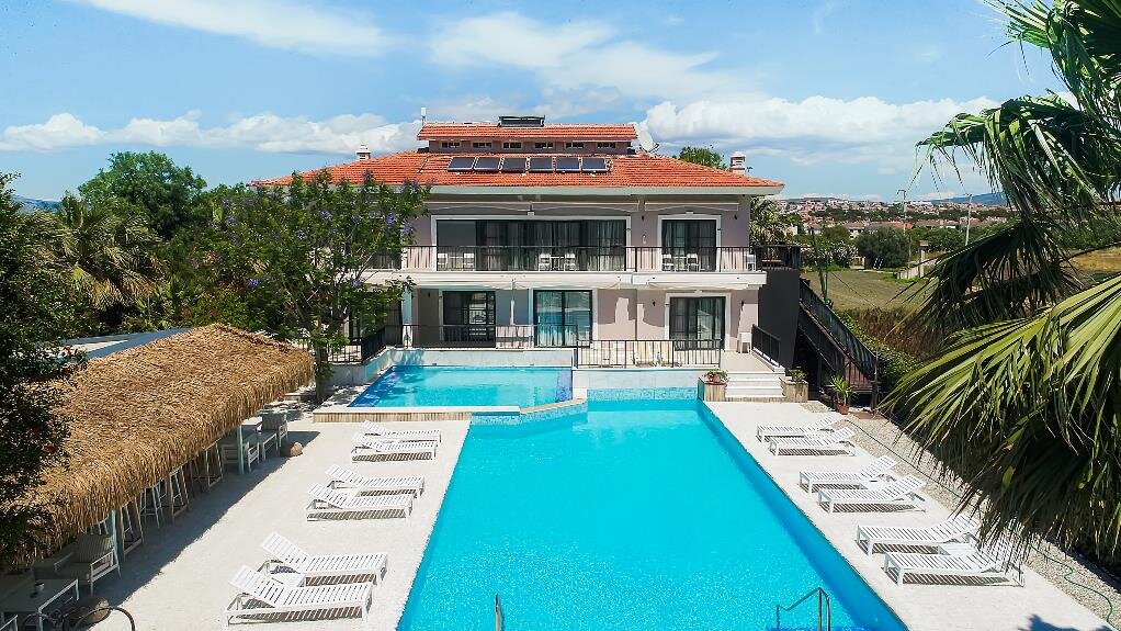 Suess Alaçatı Otel