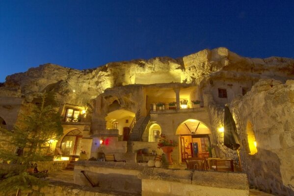 4 Oda Cave House