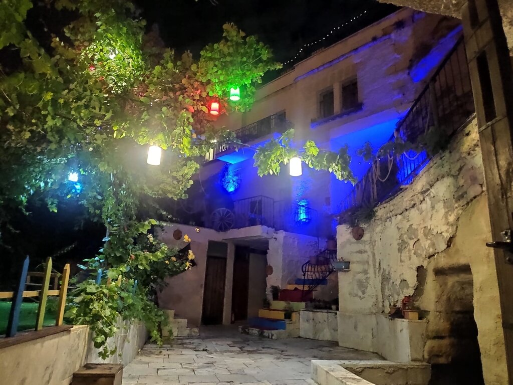 Unicorn Cave Hotel