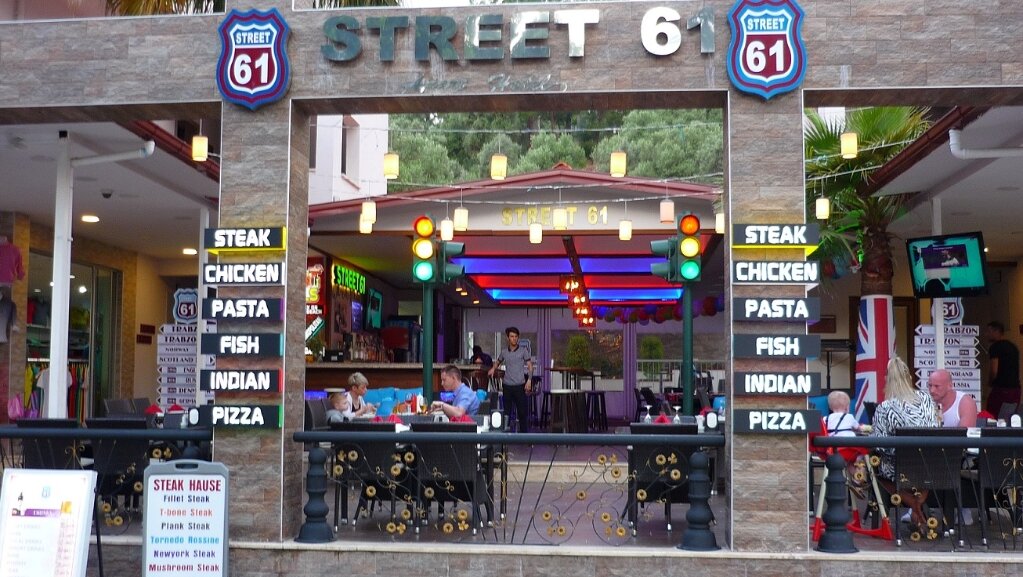 Street 61 Apart Hotel