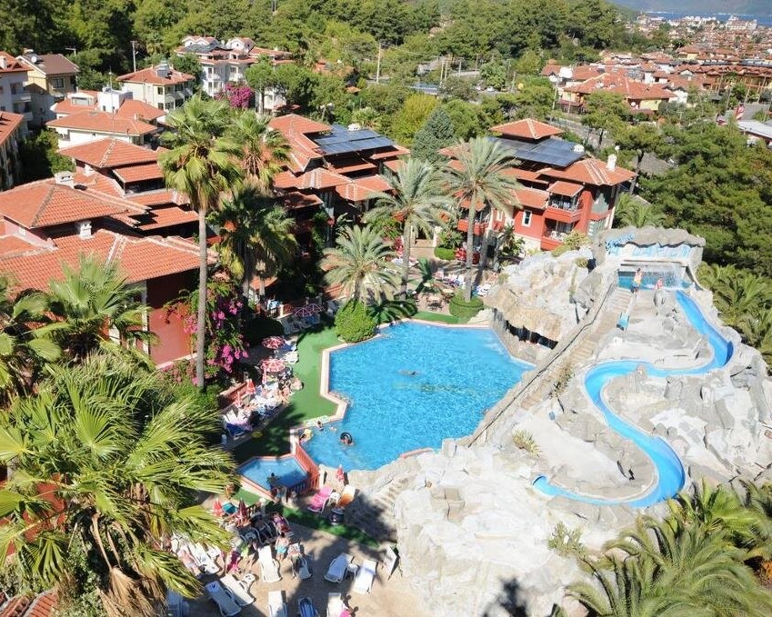 Grand Aquarium Hotel