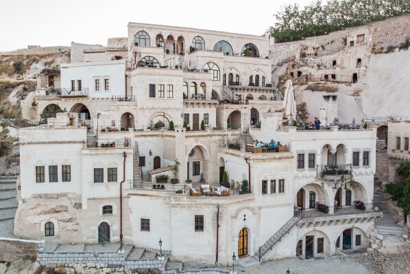 Nino Cave Suites