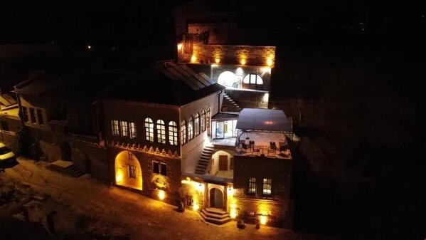 Kapalos Cave Suites