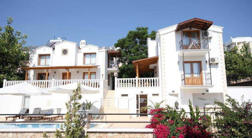 Kuluhana Hotel & Villas