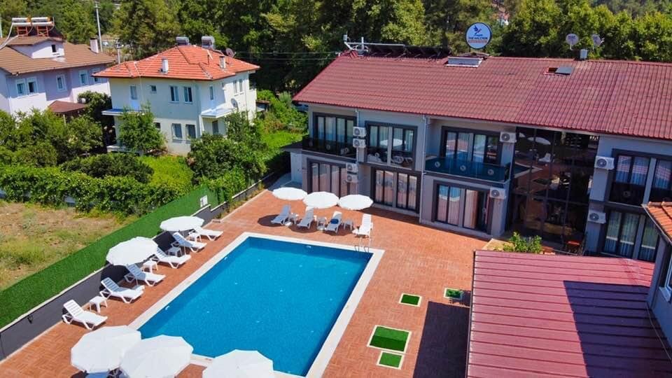 The Halcyon Rooms & Suites Hotel
