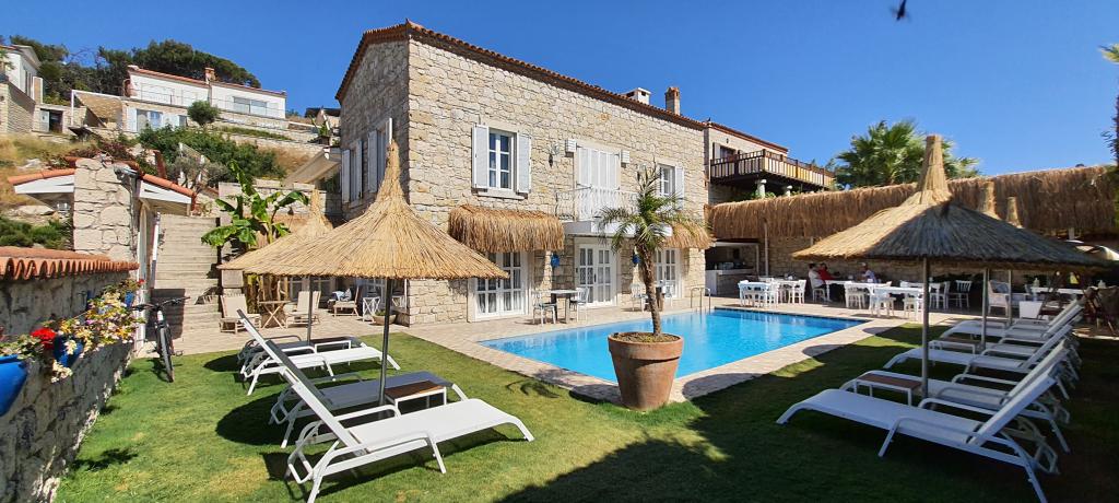 Alaçatı Roka Taş Hotel