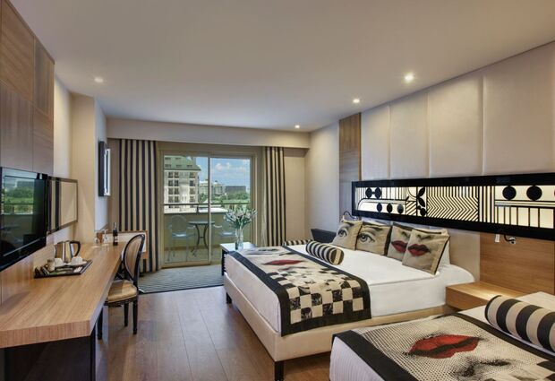 Delphin İmperial Lara