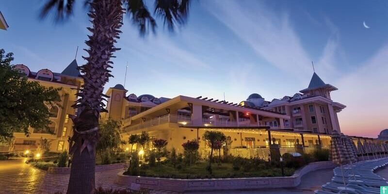 Side Star Resort