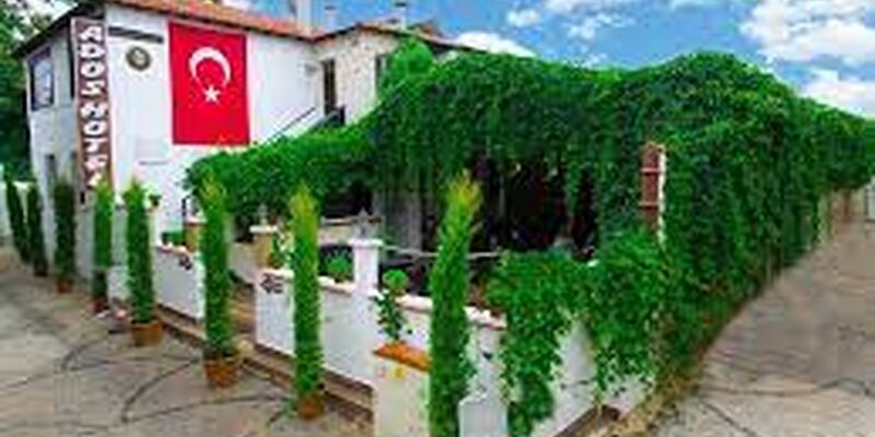 Ados Hotel