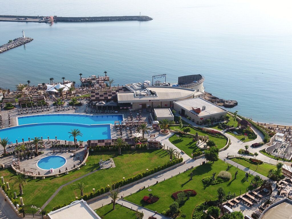Lord's Palace Hotel & SPA