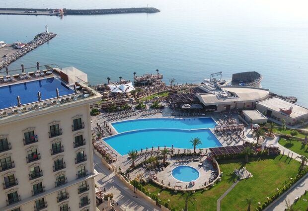 Lord's Palace Hotel & SPA