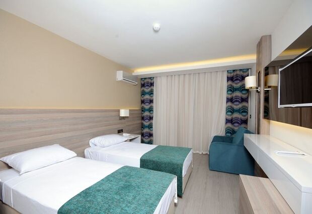 İdaş Hotel +16