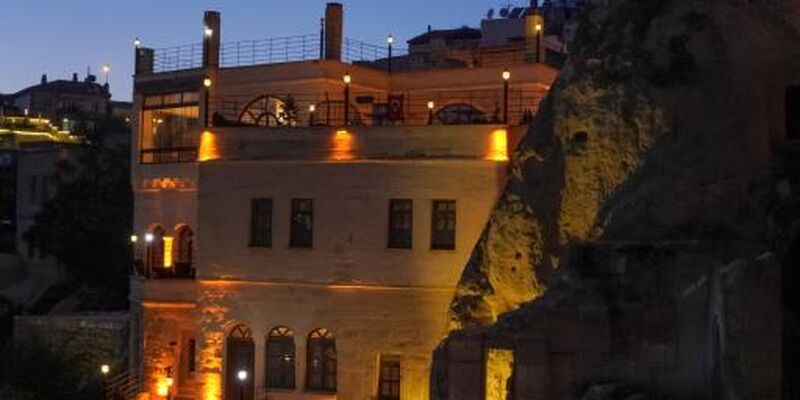 Serenus Cave Suites Otel