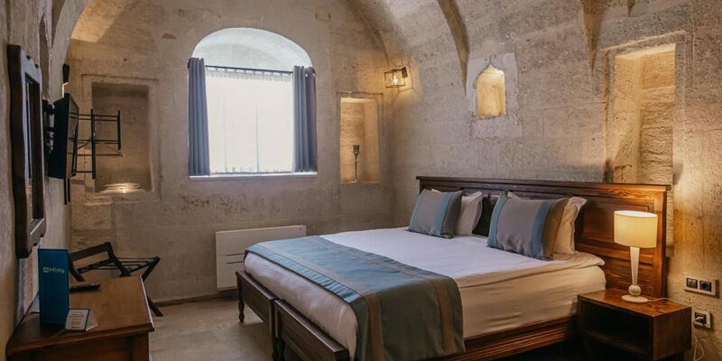 Misty Cave Hotel