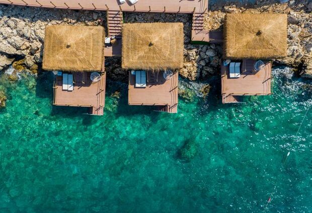 Lures Hotel Adults Only +16