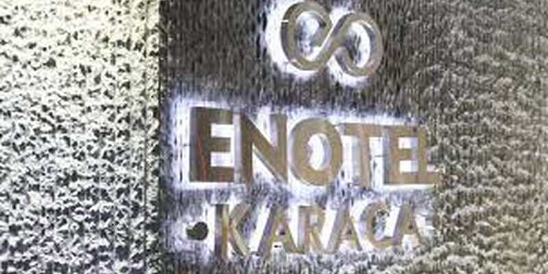 En Otel Karaca