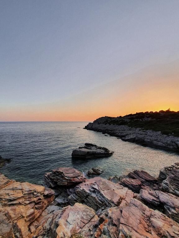 Rocas Roja Beach Hotel