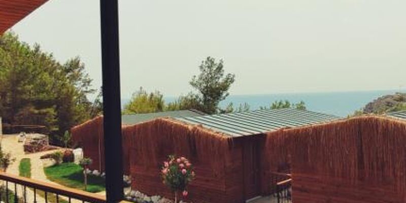 Rocas Roja Beach Hotel