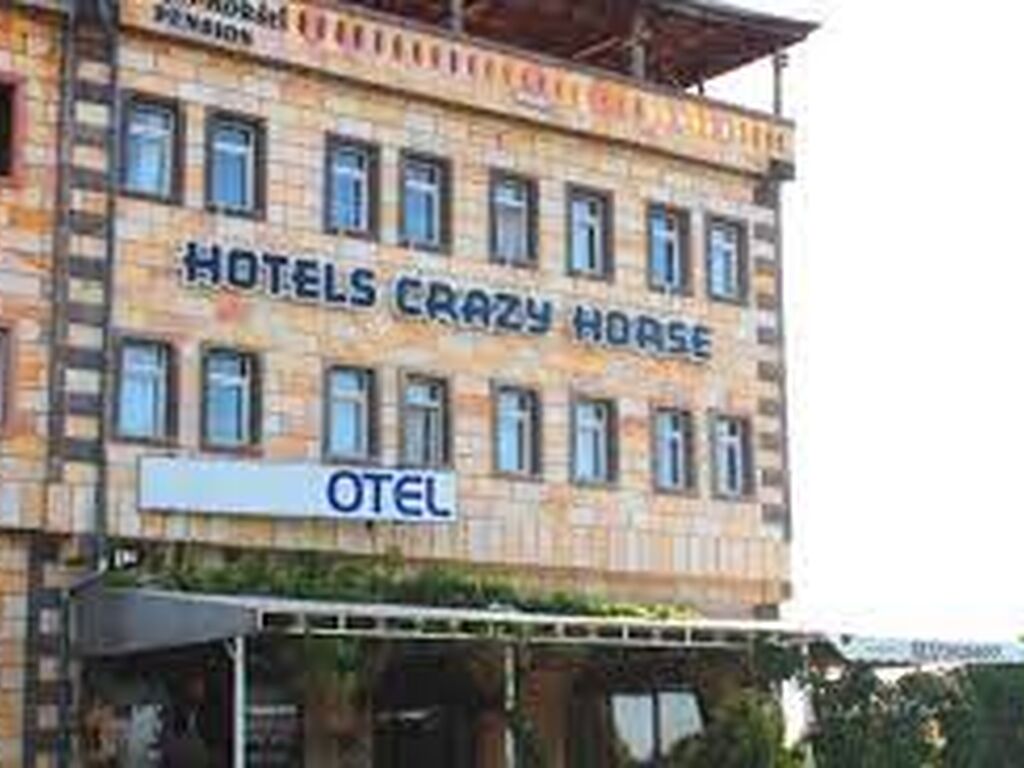 Hotel Crazy Horse