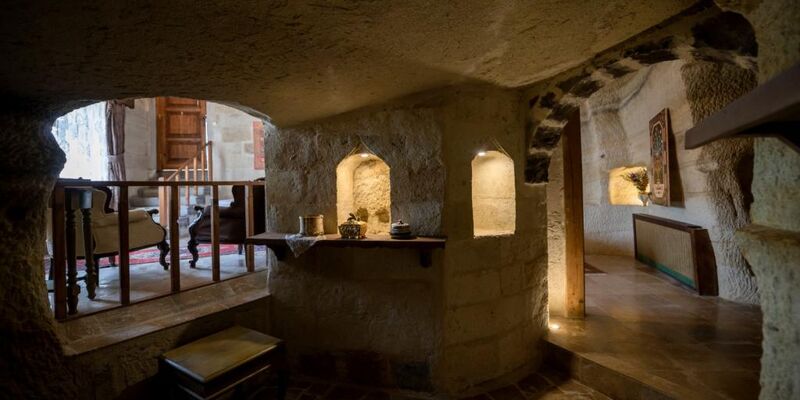 Sinasos Palace Cave Hotel