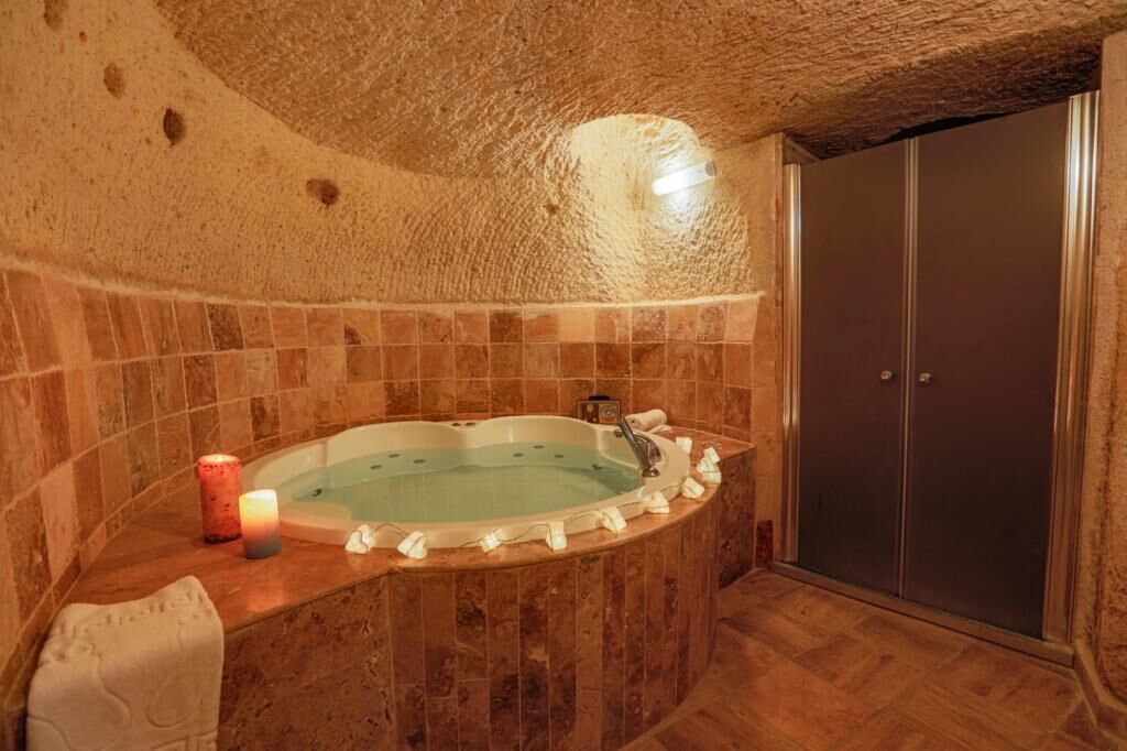 Sinasos Palace Cave Hotel