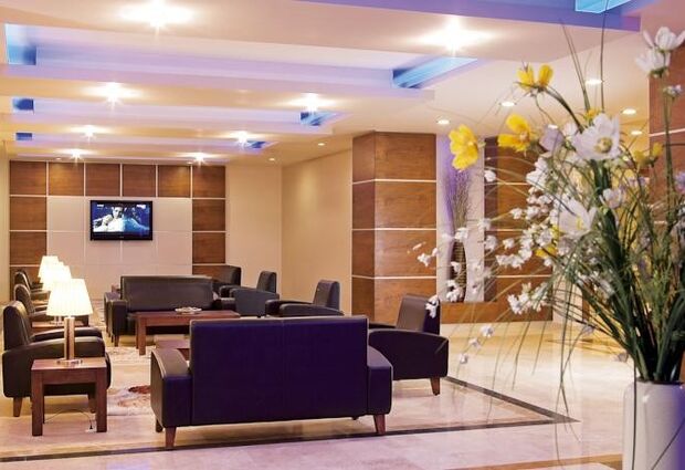 Mom Hotel İzmir