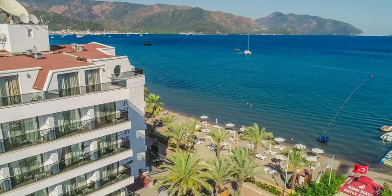 Aurasia Beach Hotel
