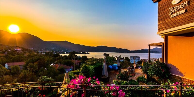 Badem Tatil Evi