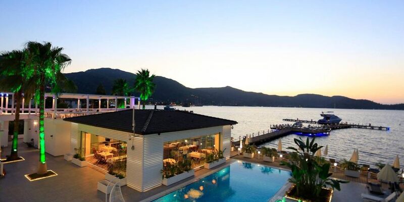 Big Poseidon Boutique Hotel Yacht Club