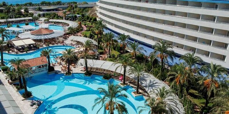 Crystal Admiral Resort Suites & Spa