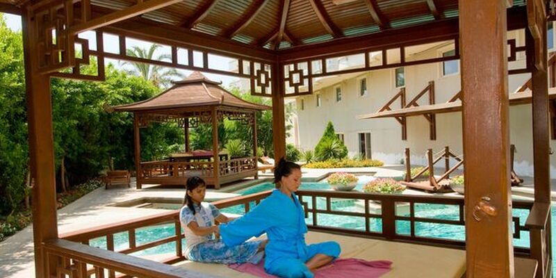 Crystal Admiral Resort Suites & Spa