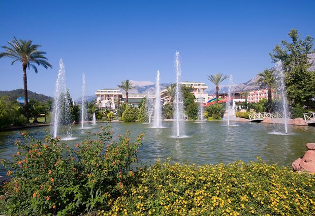 Crystal De Luxe Resort & Spa
