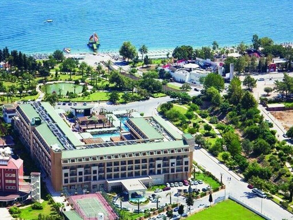 Crystal De Luxe Resort & Spa