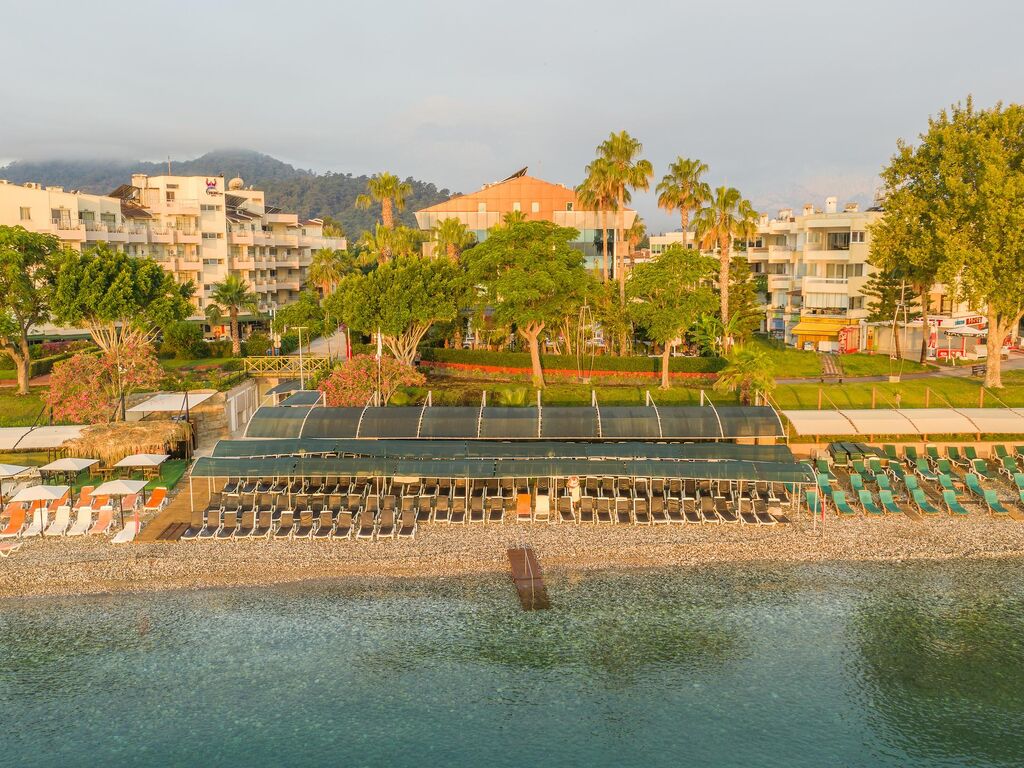 Fame Beach Hotel